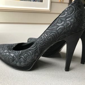 Nine West Brocade Pumps, Size 8.5